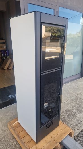 Immagine di Stufa Pellet VENTILATO  Canalizzabile Con Forno 8,5 Kw Eva Calor Biscotto CON AMMACCATURA PER TRASPORTO