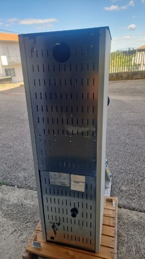 Immagine di Stufa Pellet VENTILATO  Canalizzabile Con Forno 8,5 Kw Eva Calor Biscotto CON AMMACCATURA PER TRASPORTO